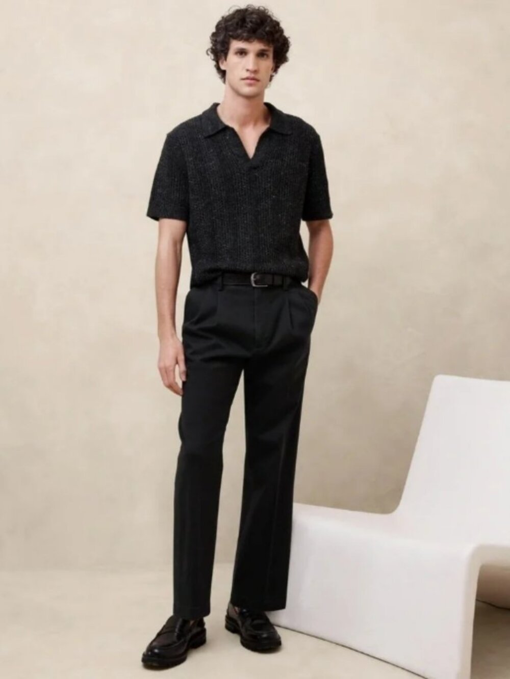 Banana Republic Men's Hi-Rise Tapered Leg Pleated Front Trouser Pant in Navy